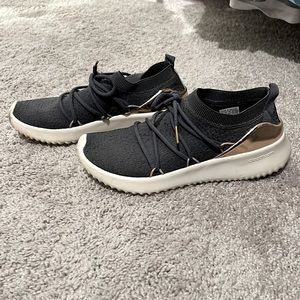 Adidas Cloud foam sneakers 8